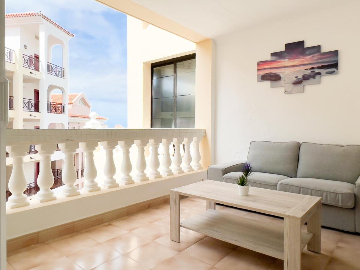Korallia Guesthouse Castle Harbour Los Cristianos  Eksteriør bilde
