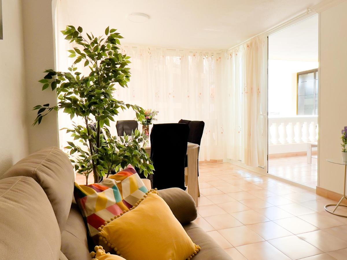 Korallia Guesthouse Castle Harbour Los Cristianos  Eksteriør bilde